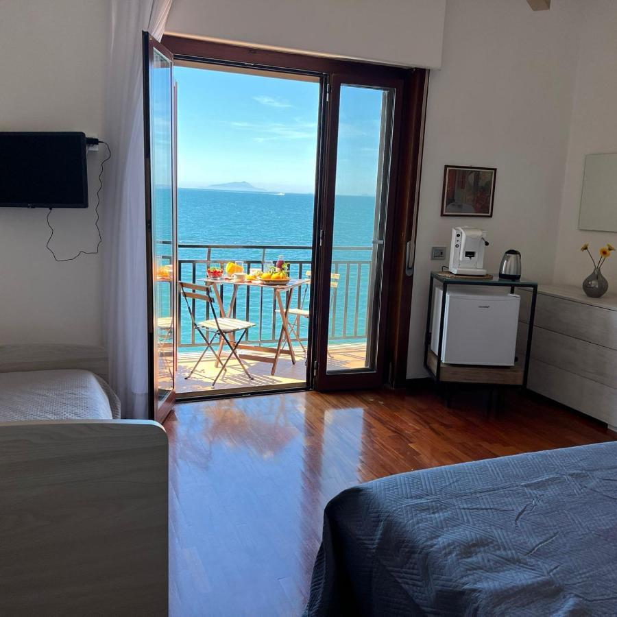 Vip Sul Mare Panzió Castellammare di Stabia Kültér fotó